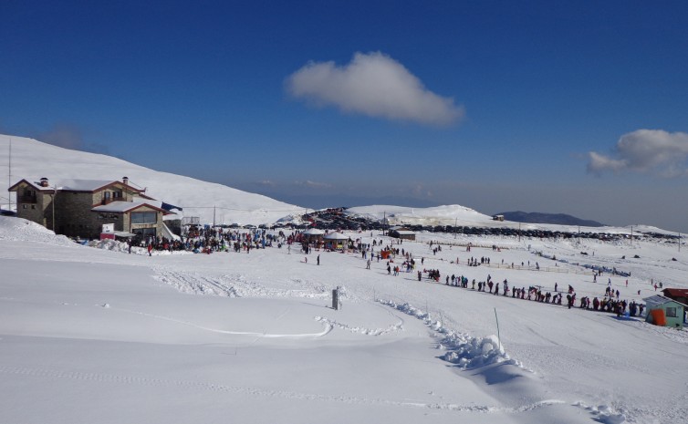 Άποψη του Χιονοδρομικό Κέντρου Βόρα-Καϊμακτσαλάν